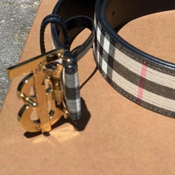 Burberry Belt With Box Size L Like New - Picture 2 of 5